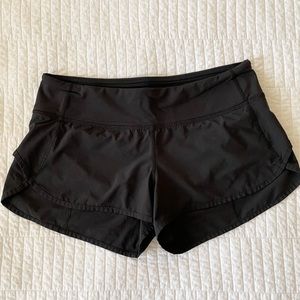 Lululemon Spoed Up Short 2.5”